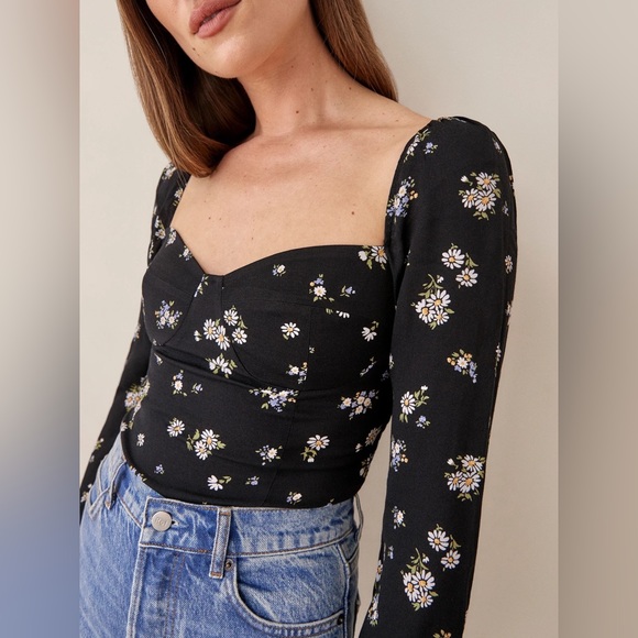 Reformation Tops - Reformation Reign Top in Daisy
